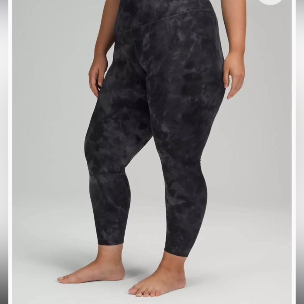 Lululemon leggings size 6